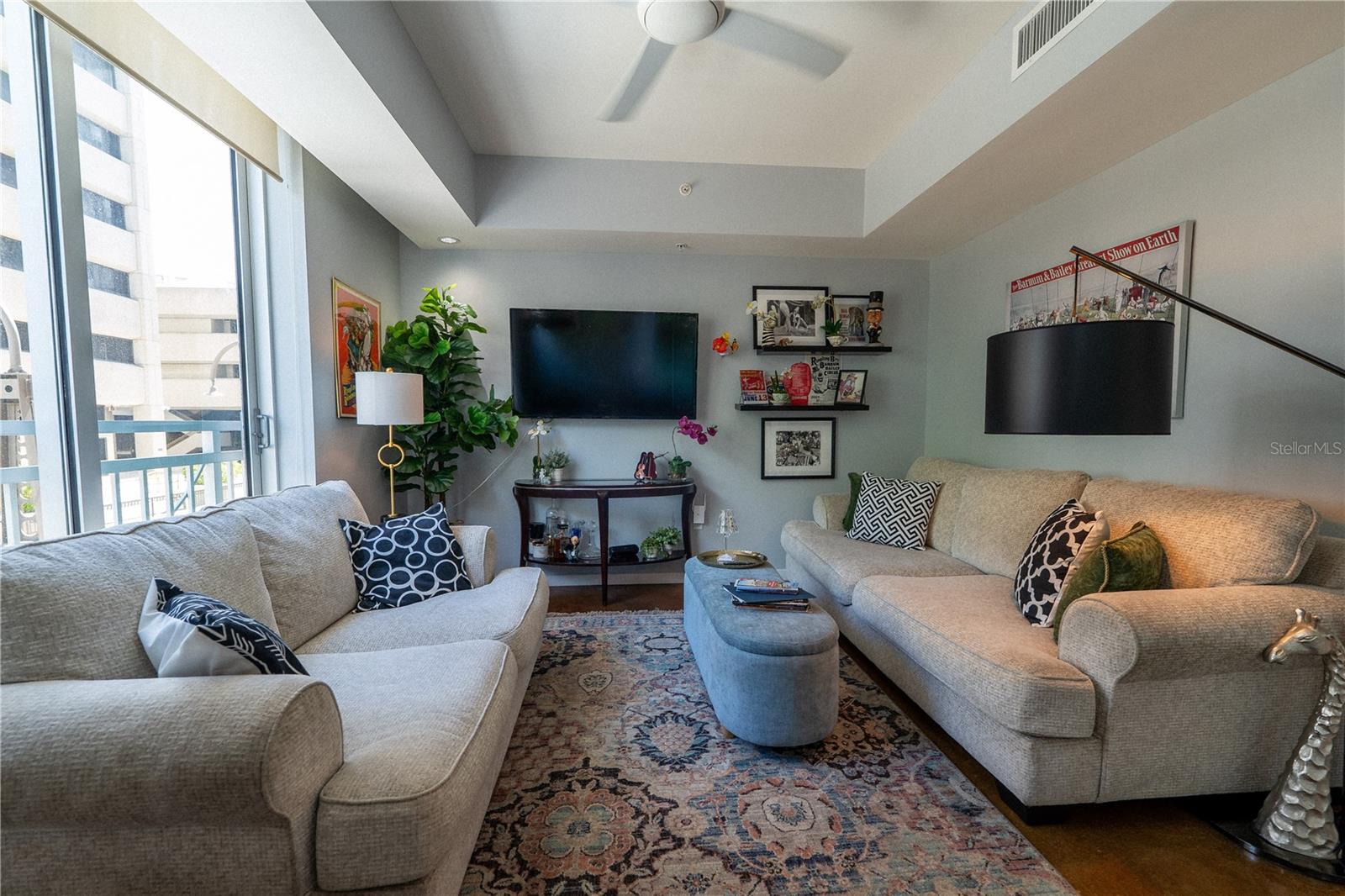 Image 5 of 30 For 1350 Main Street 200