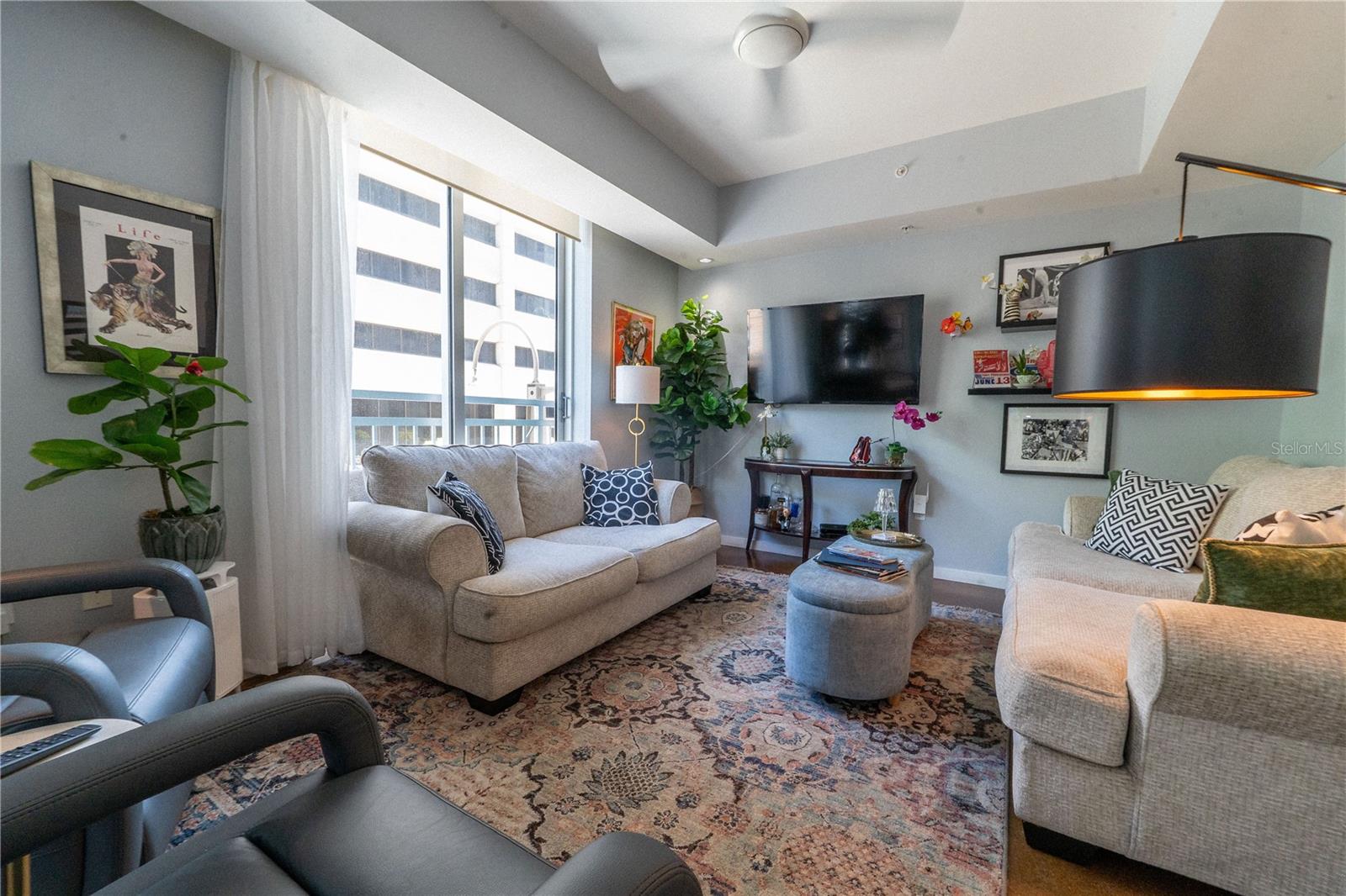 Image 6 of 30 For 1350 Main Street 200