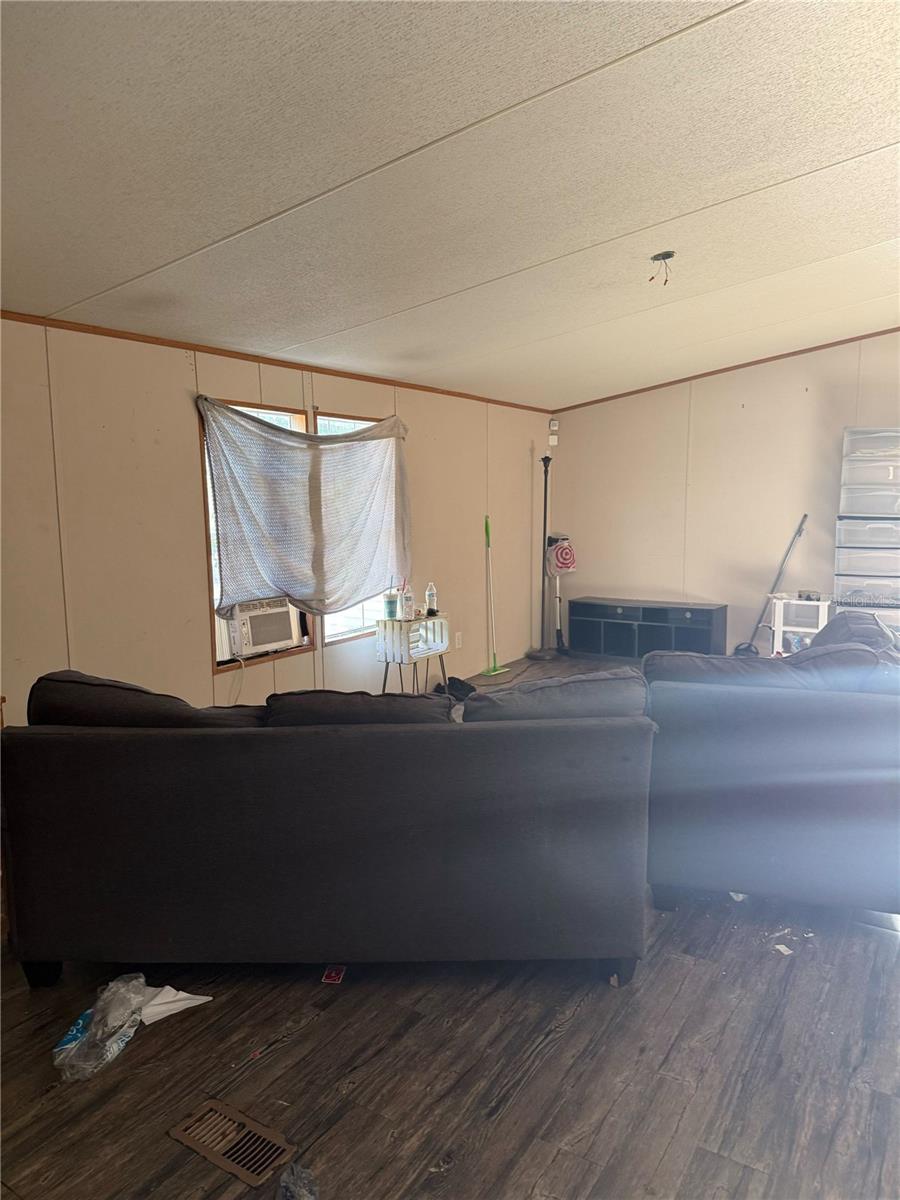 Image 13 of 17 For 8049 Blountstown Highway