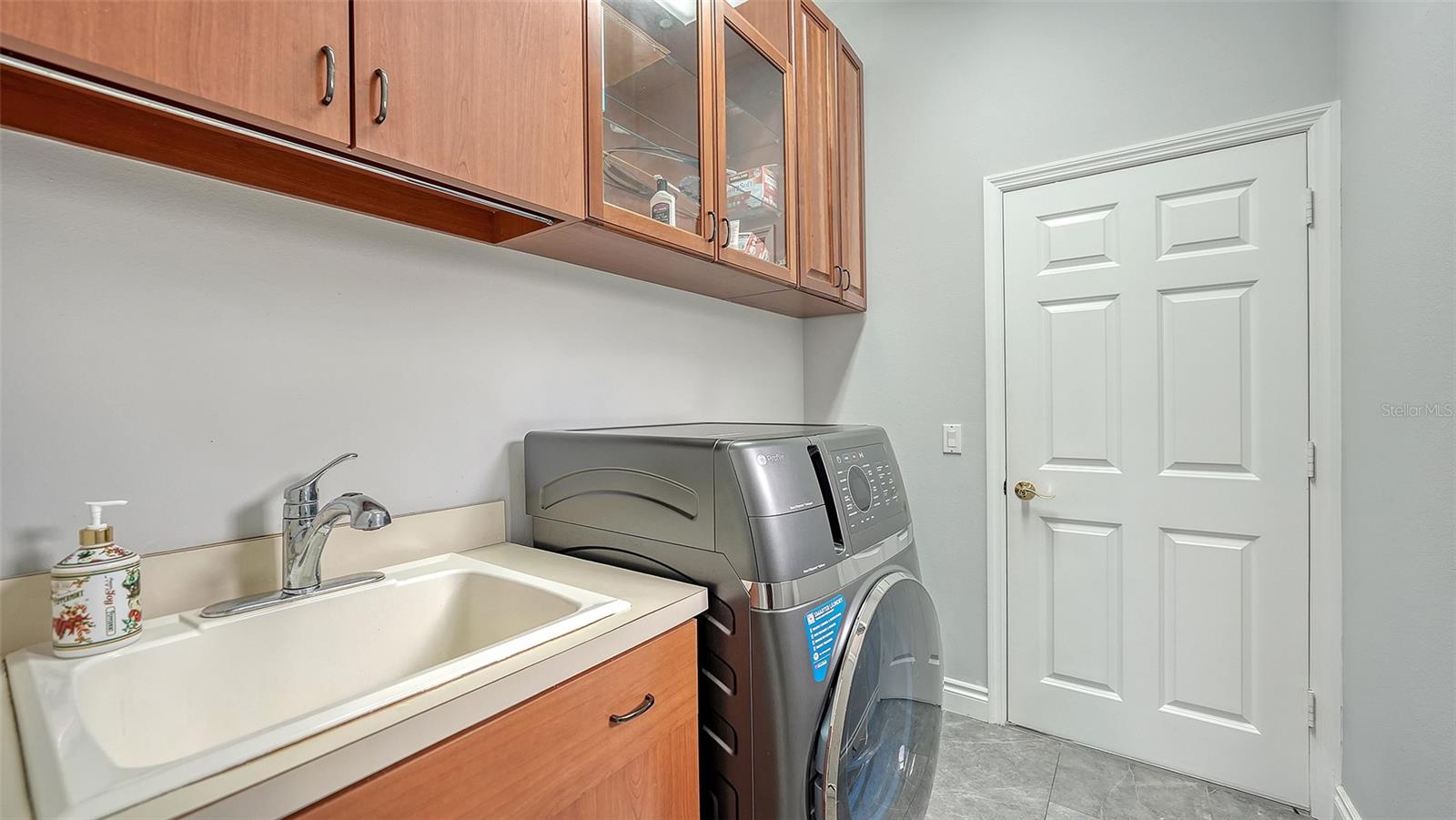 Image 18 of 21 For 9000 Willow Brook Drive