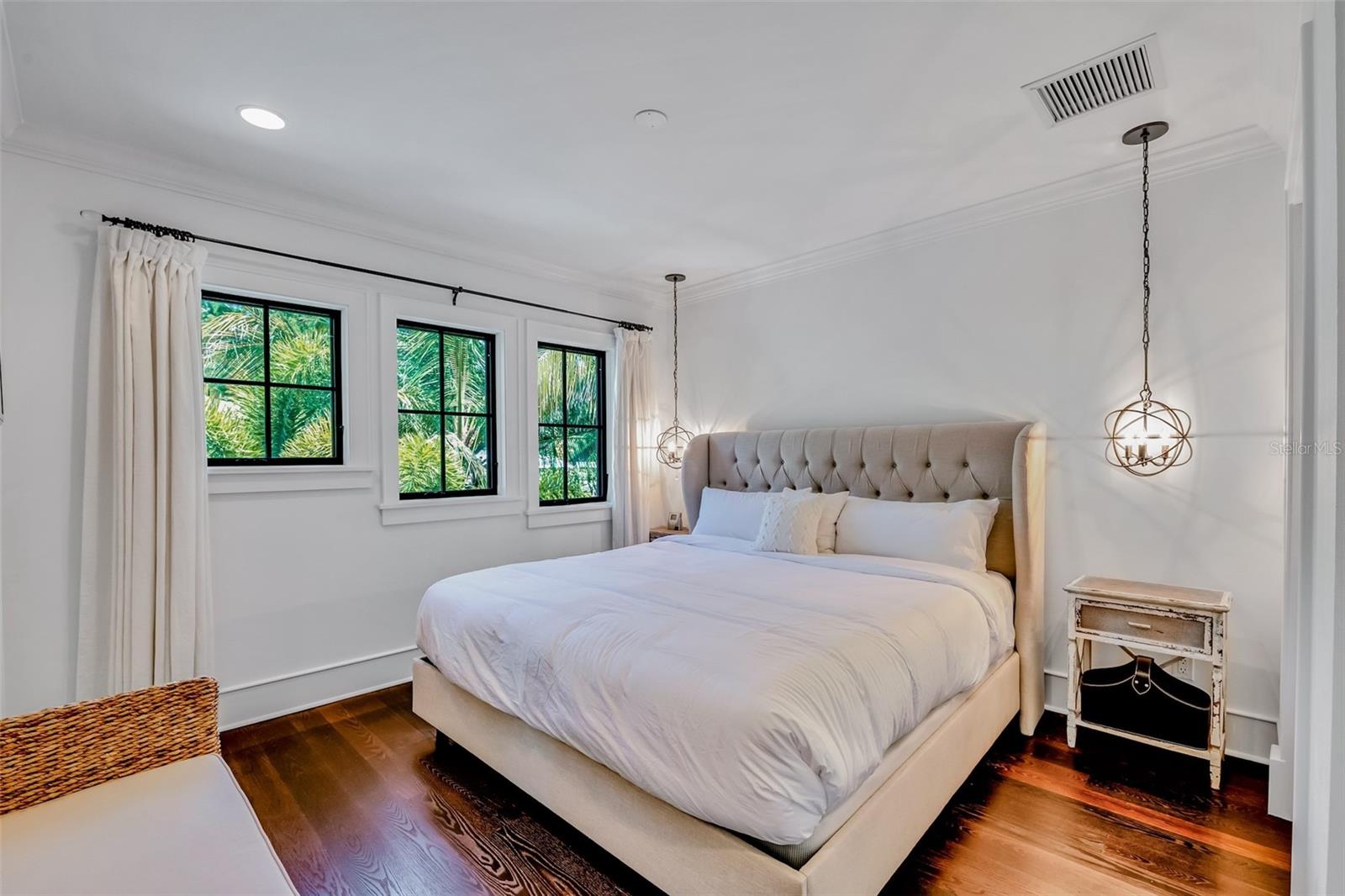 Image 23 of 61 For 103 Park Avenue