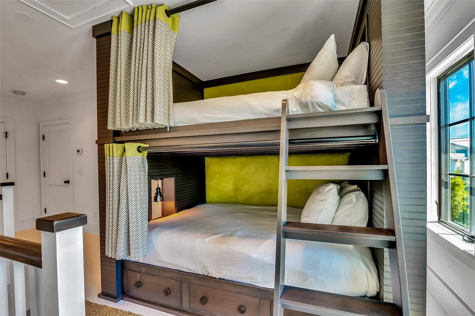 Image 40 of 61 For 103 Park Avenue