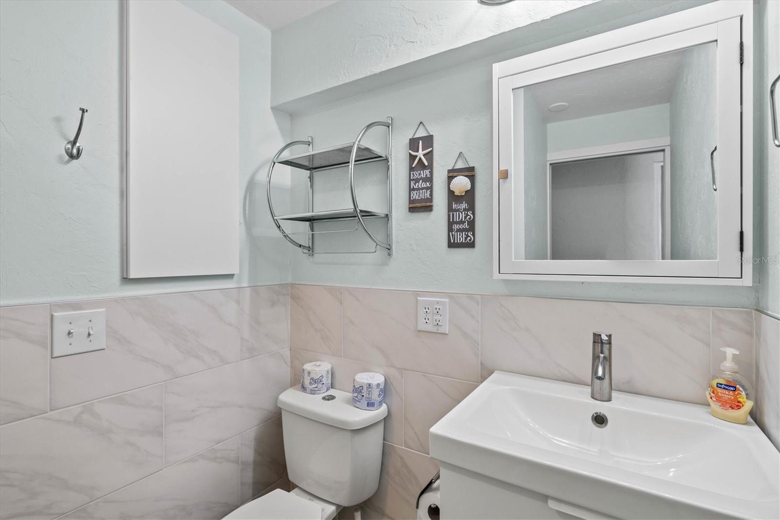 Image 10 of 52 For 2084 Grove Street B