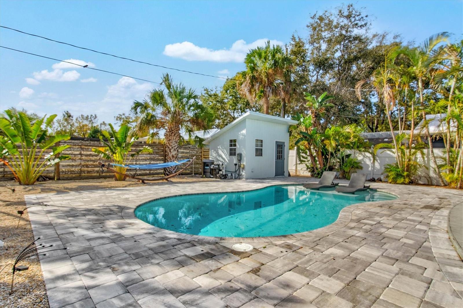 Image 16 of 52 For 2084 Grove Street B