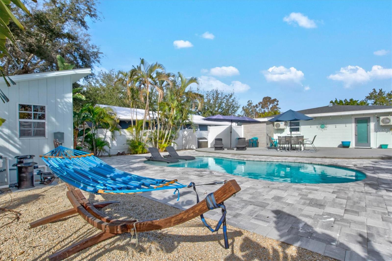 Image 21 of 52 For 2084 Grove Street B