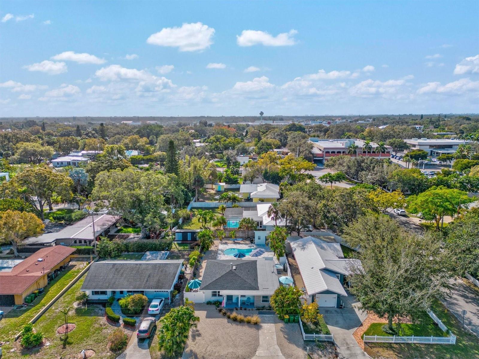 Image 24 of 52 For 2084 Grove Street B