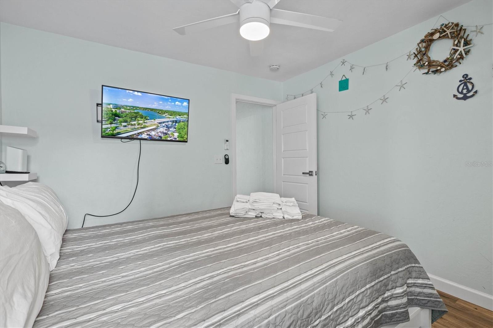 Image 9 of 52 For 2084 Grove Street B