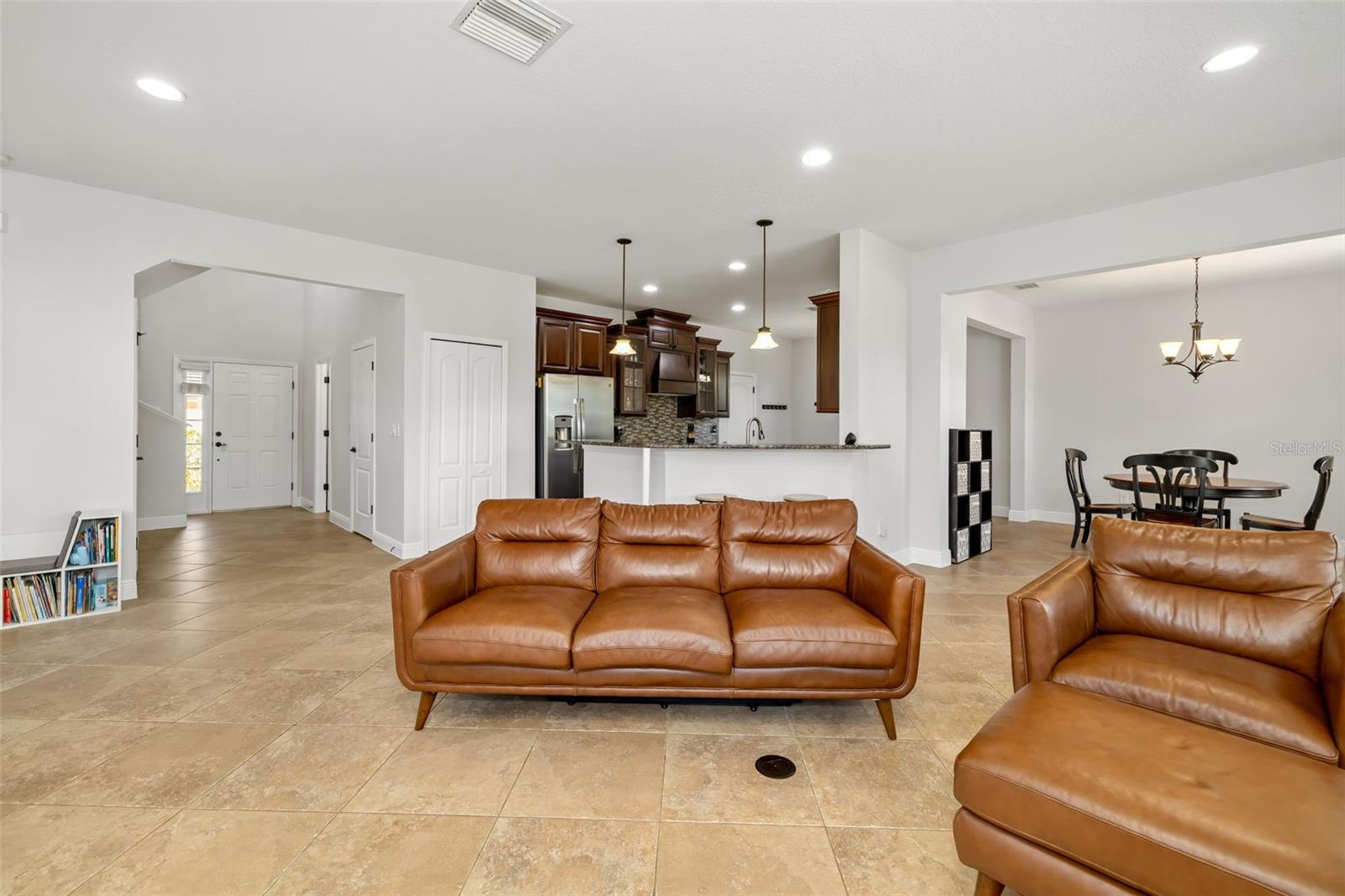 Image 10 of 71 For 5347 Mang Place