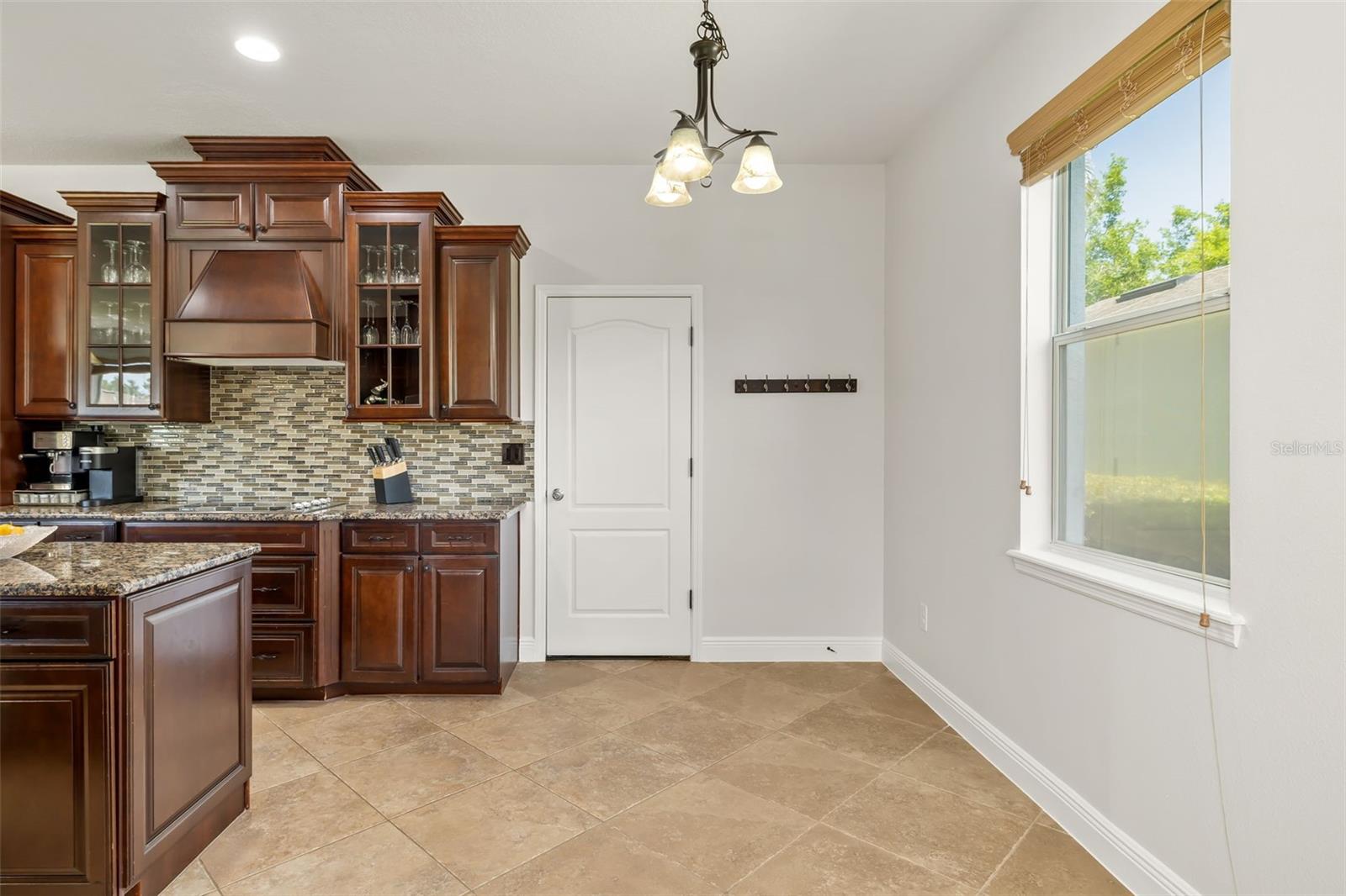 Image 18 of 71 For 5347 Mang Place