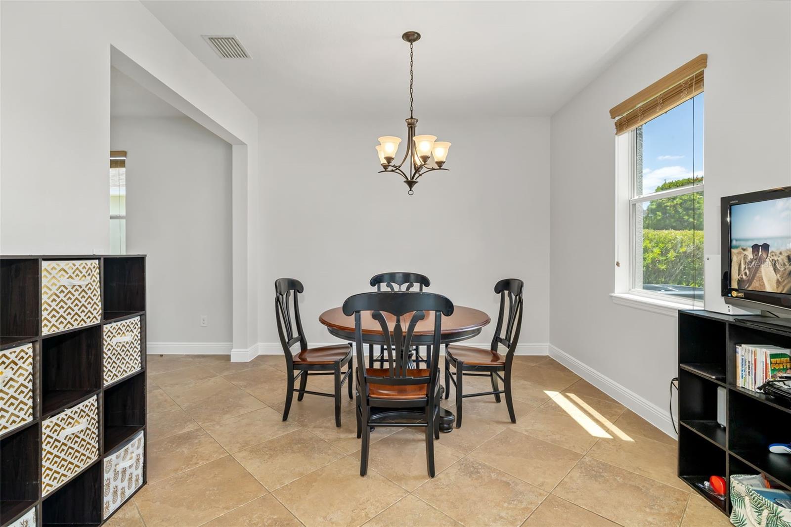 Image 19 of 71 For 5347 Mang Place