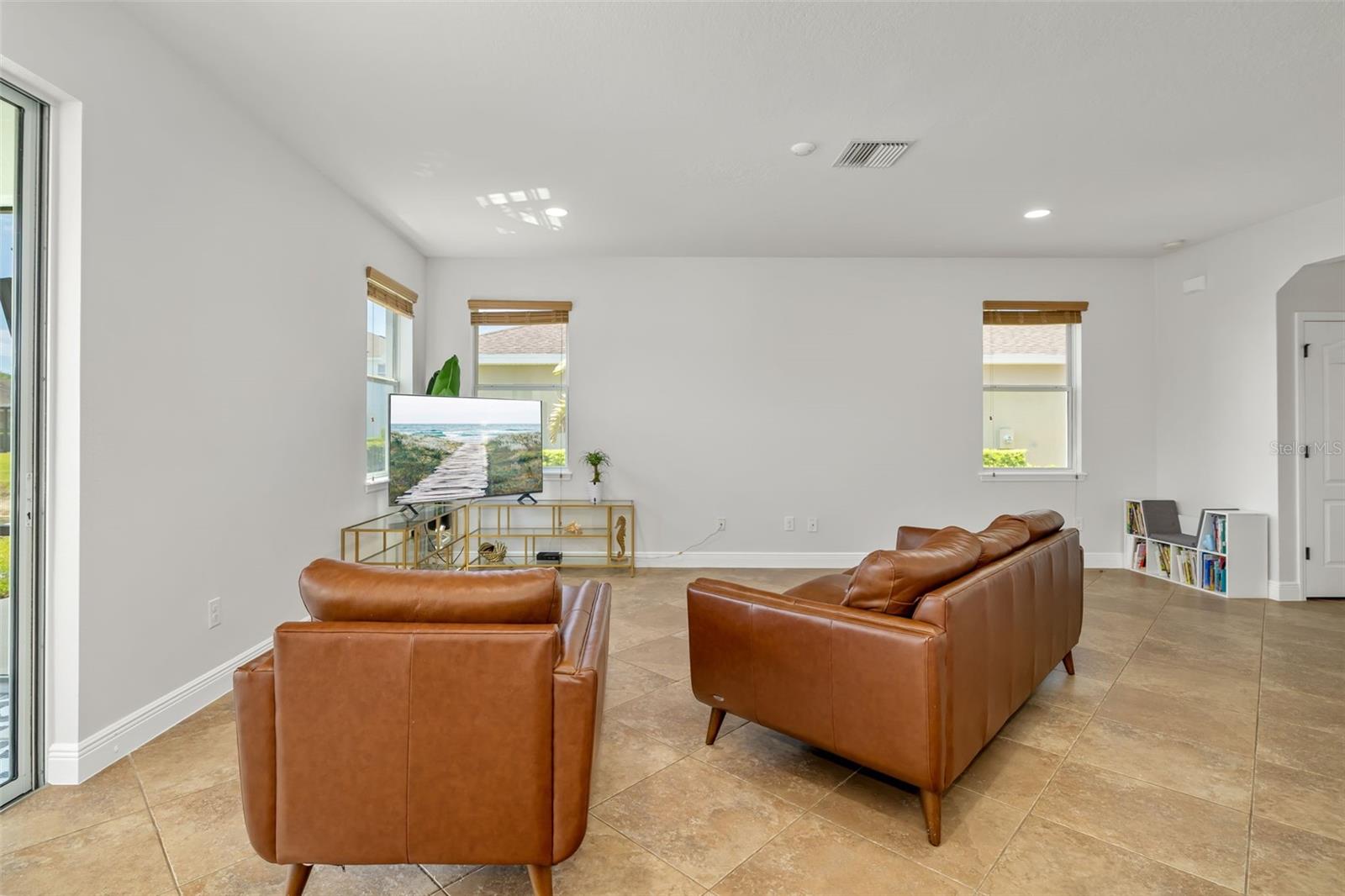 Image 9 of 71 For 5347 Mang Place