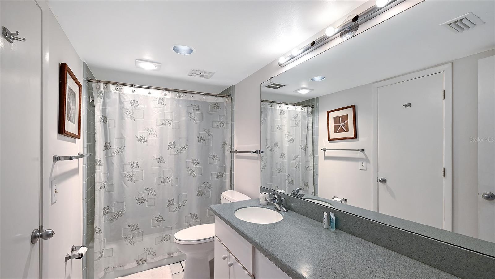 Image 24 of 58 For 2045 Gulf Of Mexico Drive M1-511