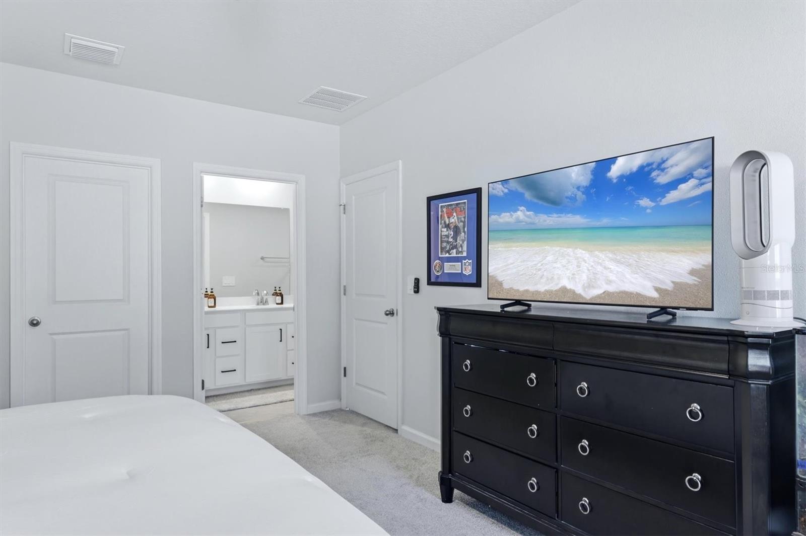 Image 17 of 34 For 806 170th Court E