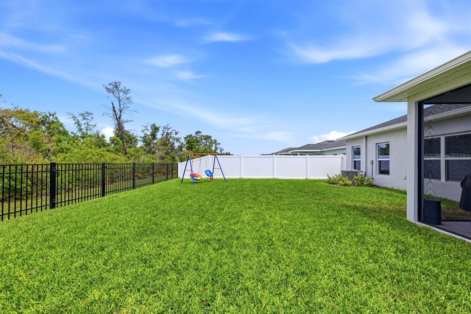 Image 26 of 34 For 806 170th Court E