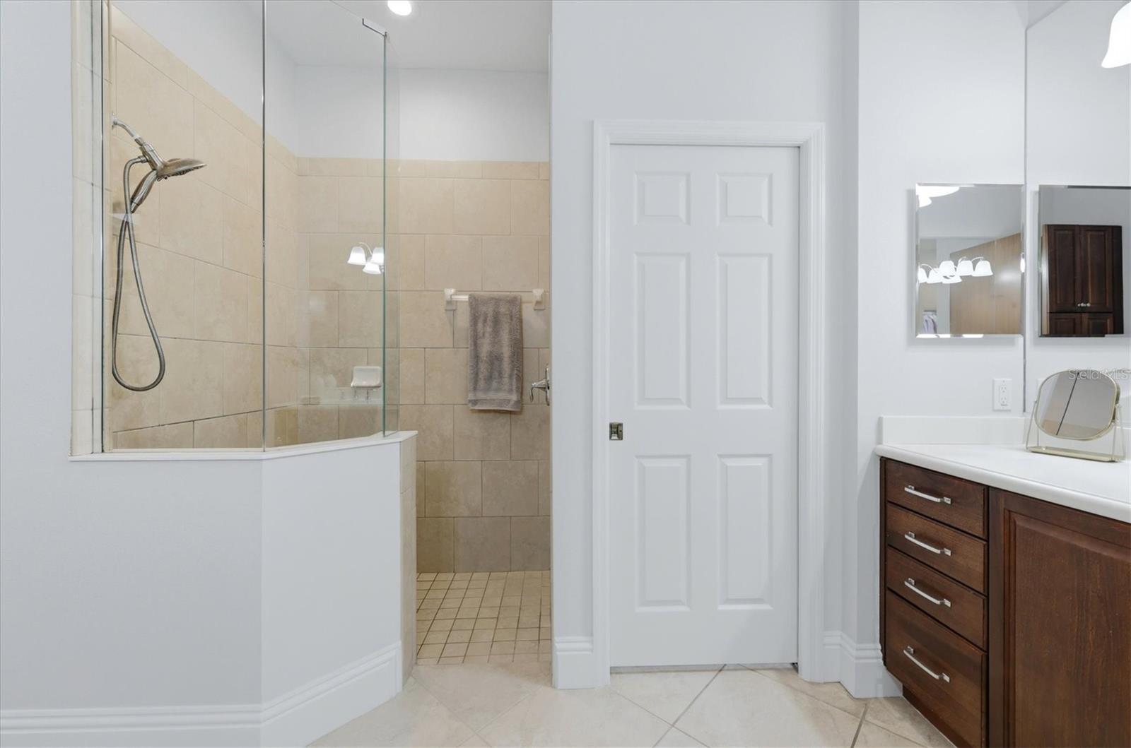 Image 25 of 53 For 12323 Thornhill Court