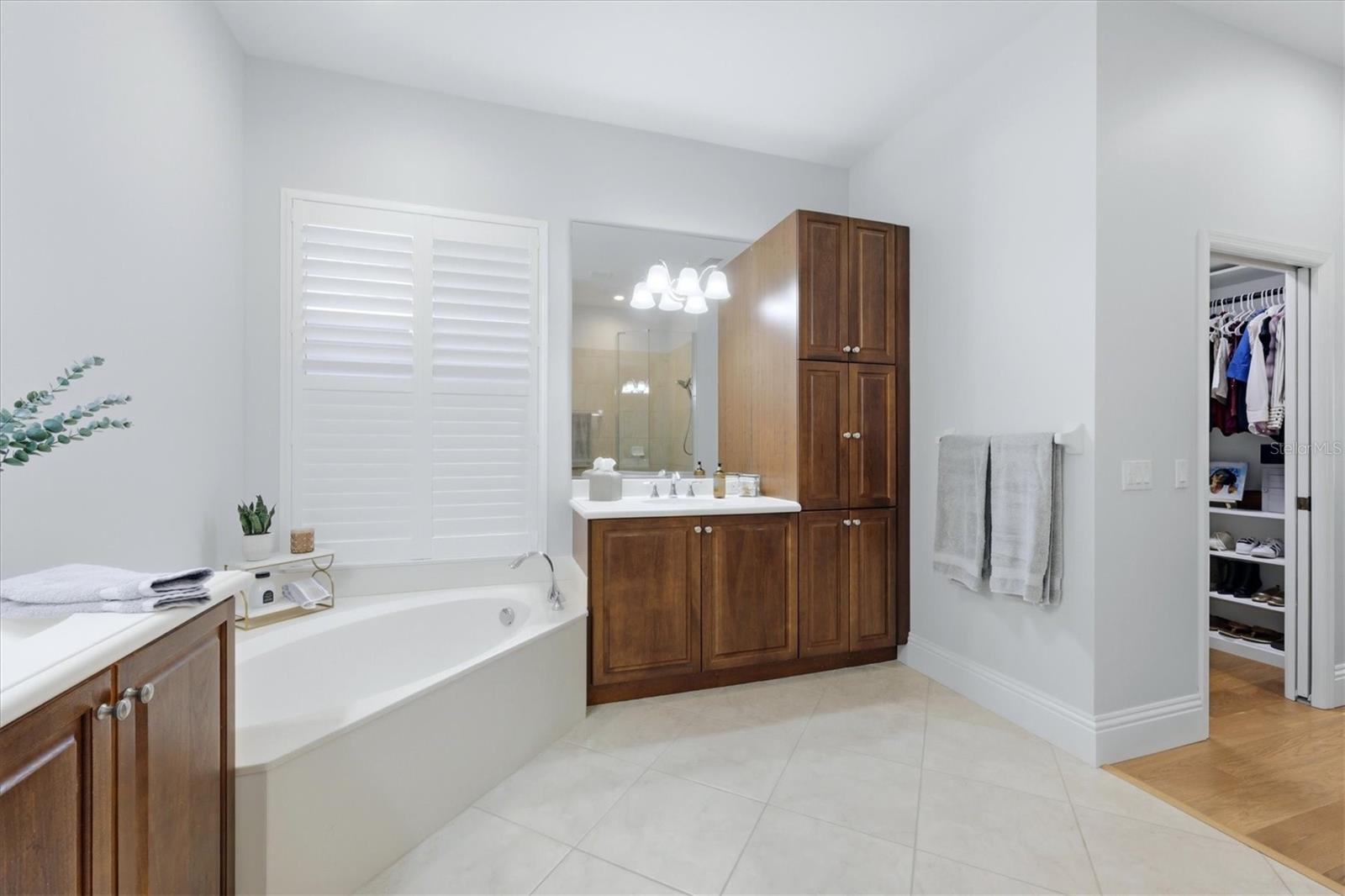 Image 26 of 53 For 12323 Thornhill Court