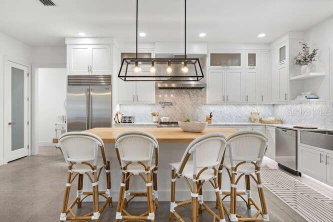 Listing photo id 8 for 4650 10th Street