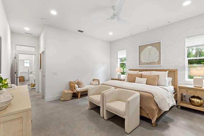 Listing photo id 12 for 4650 10th Street