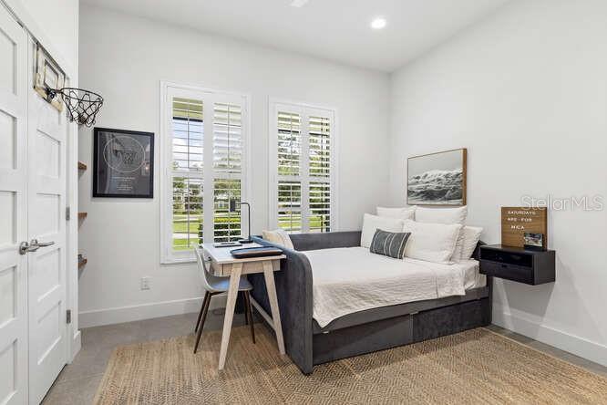 Listing photo id 23 for 4650 10th Street