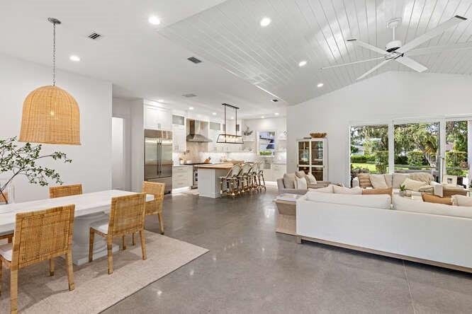 Listing photo id 1 for 4650 10th Street