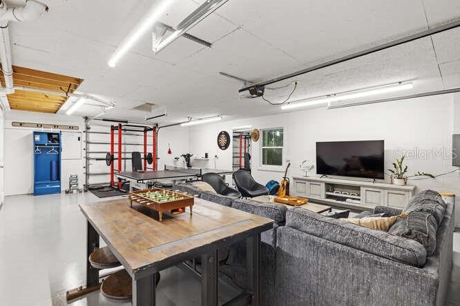 Listing photo id 31 for 4650 10th Street