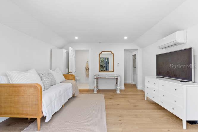 Listing photo id 47 for 4650 10th Street