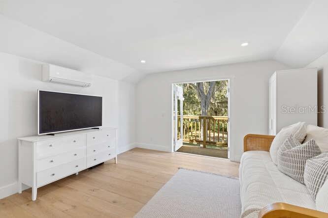 Listing photo id 48 for 4650 10th Street