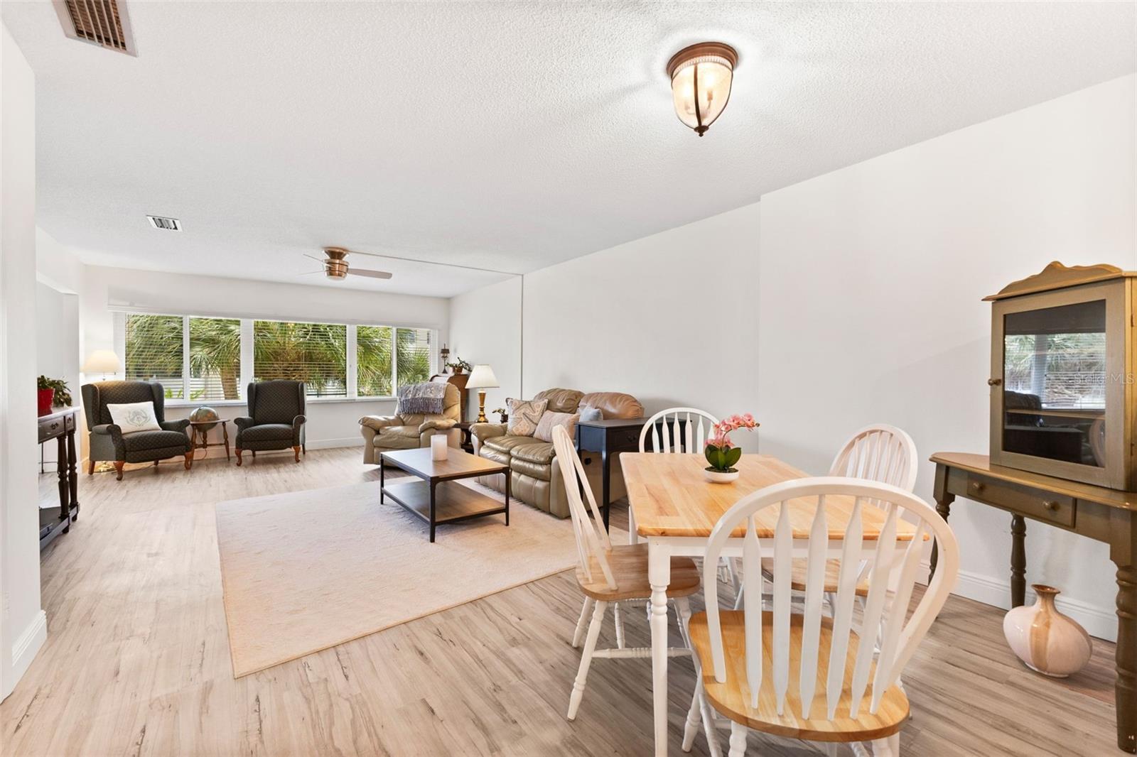 Image 15 of 40 For 100 Bluff View Drive 207b