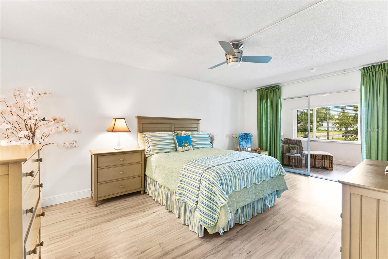 Image 19 of 40 For 100 Bluff View Drive 207b