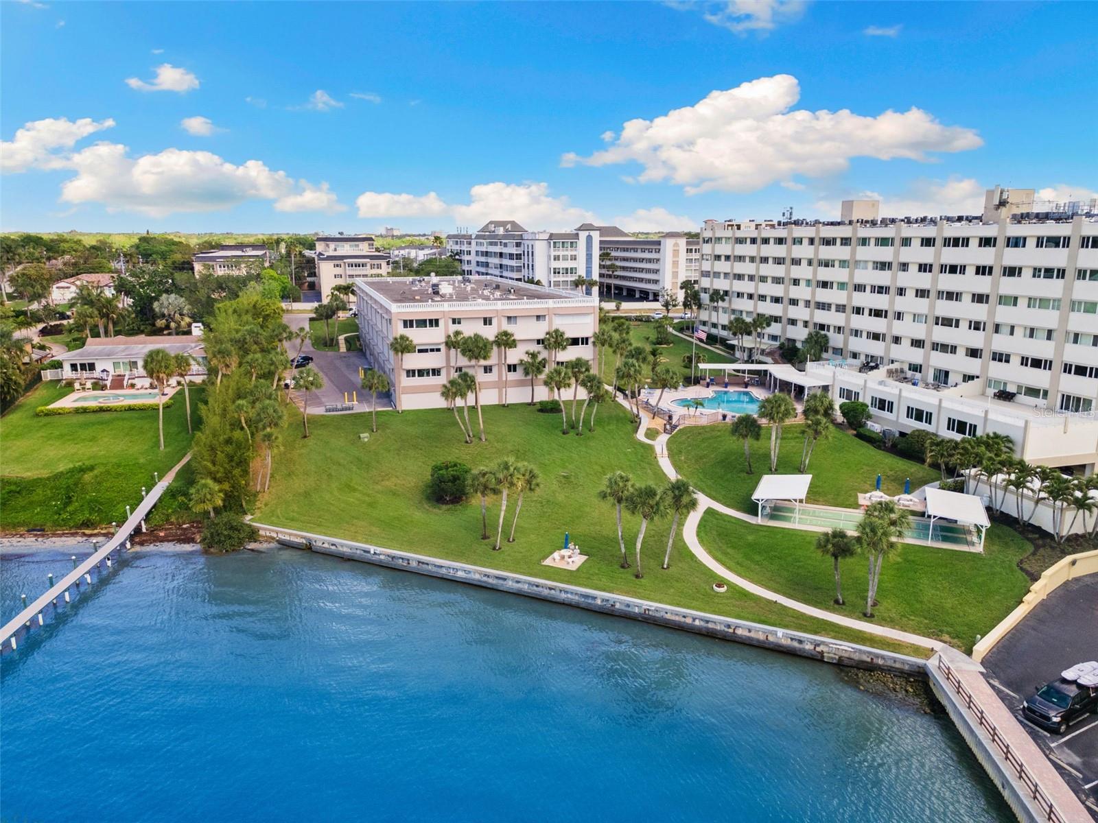 Image 3 of 40 For 100 Bluff View Drive 207b