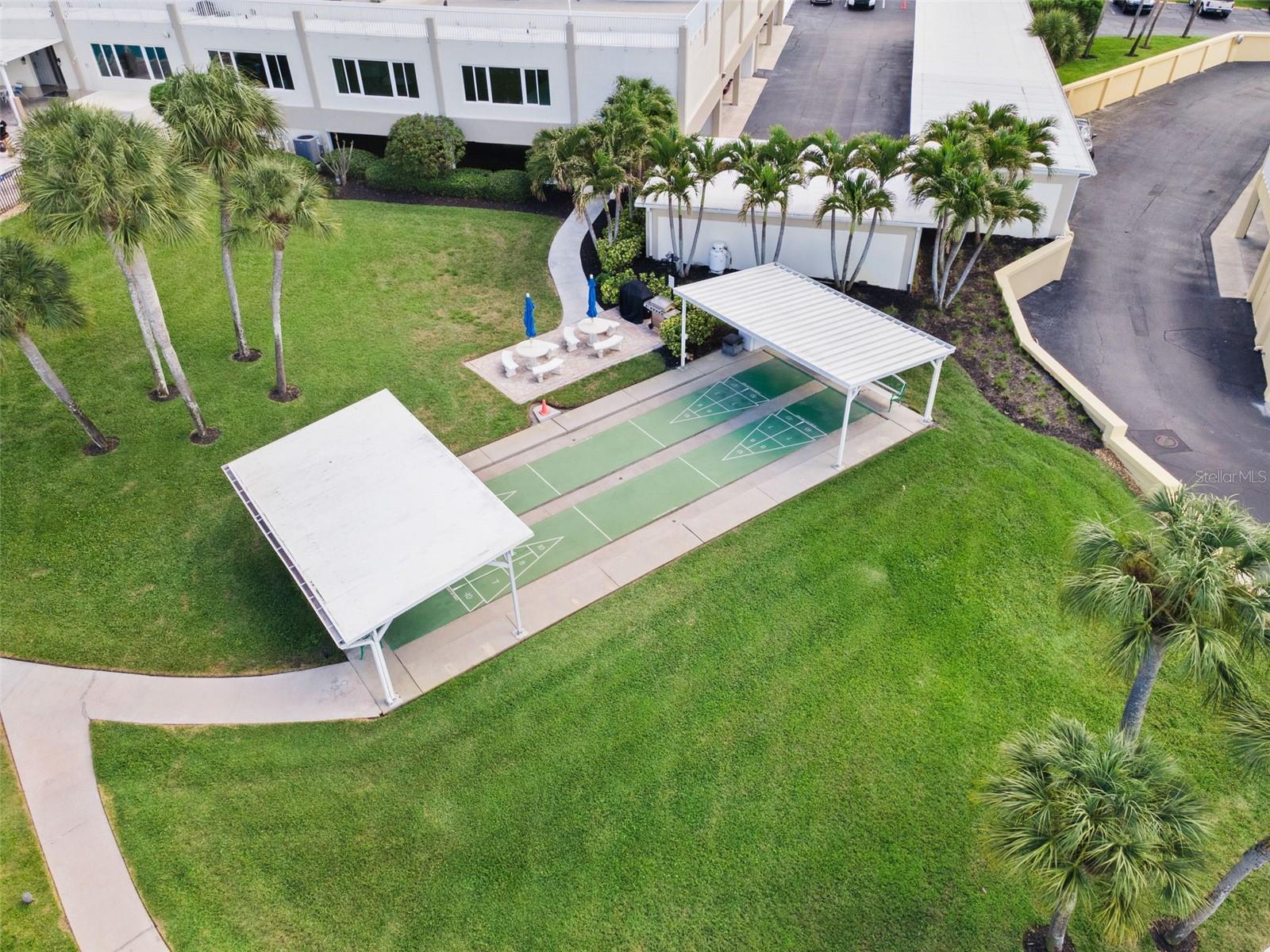 Image 32 of 40 For 100 Bluff View Drive 207b