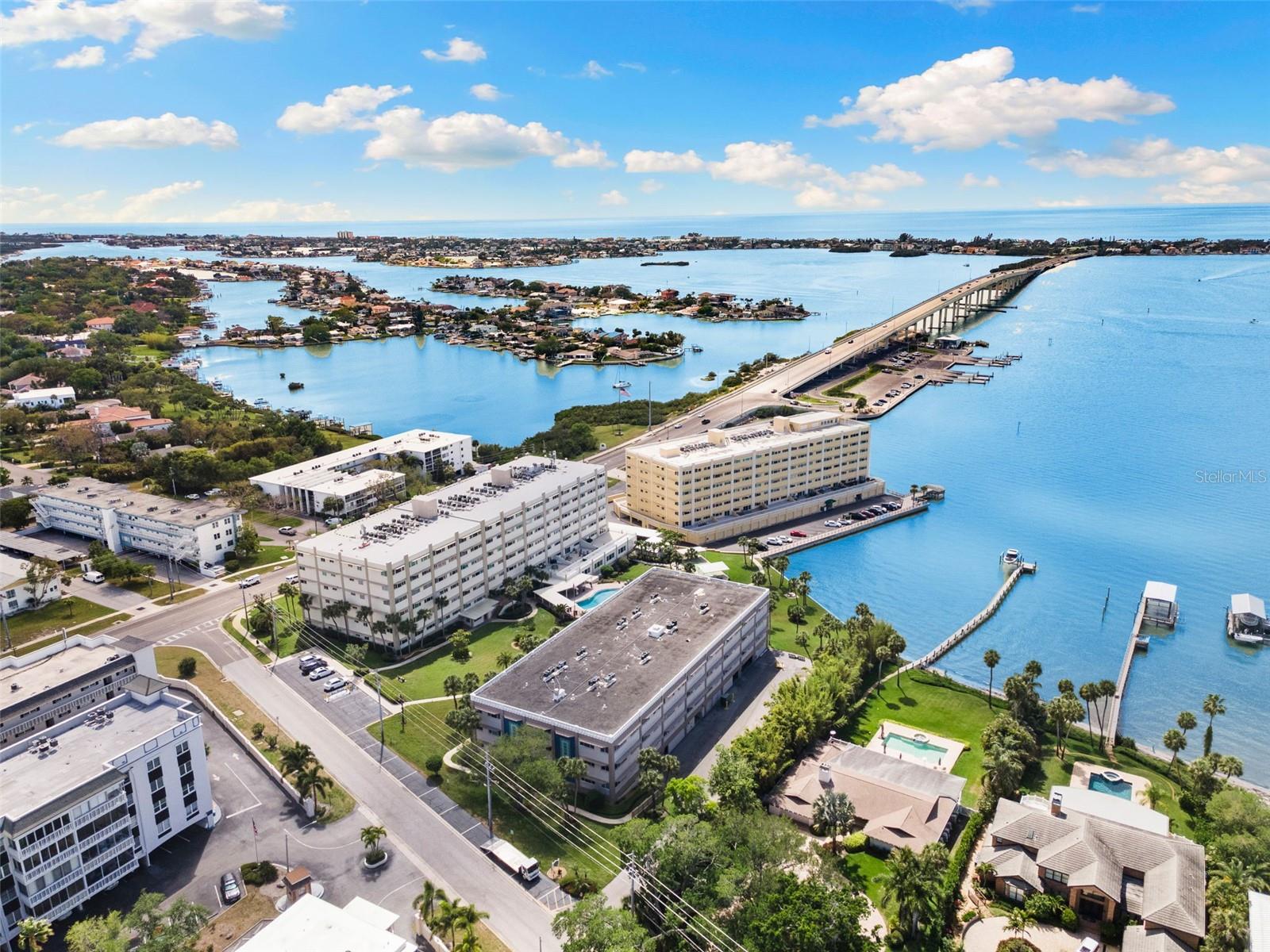 Image 37 of 40 For 100 Bluff View Drive 207b