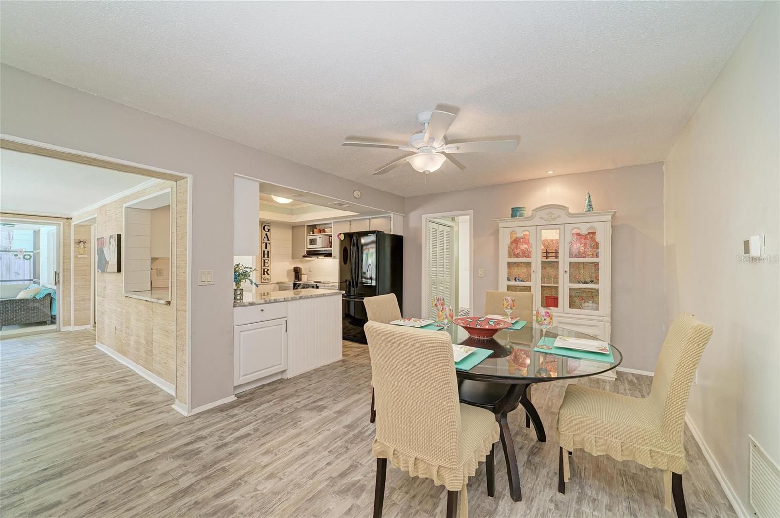 Image 17 of 51 For 3720 Allenwood Street