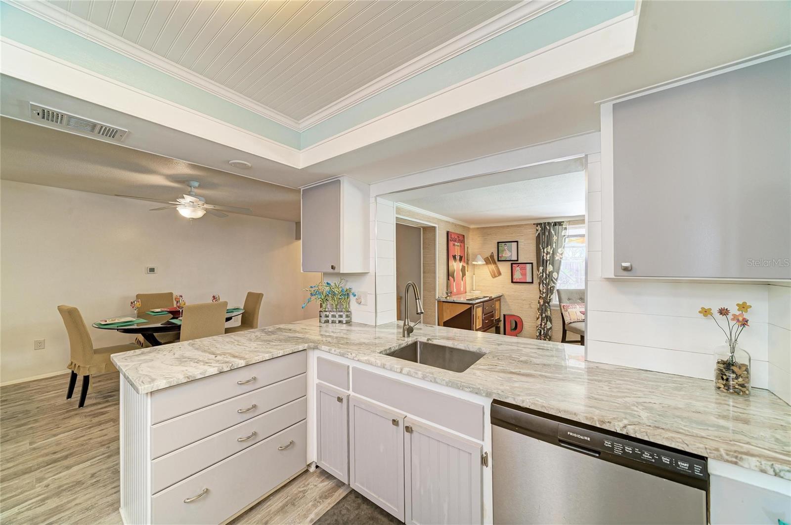 Image 24 of 51 For 3720 Allenwood Street