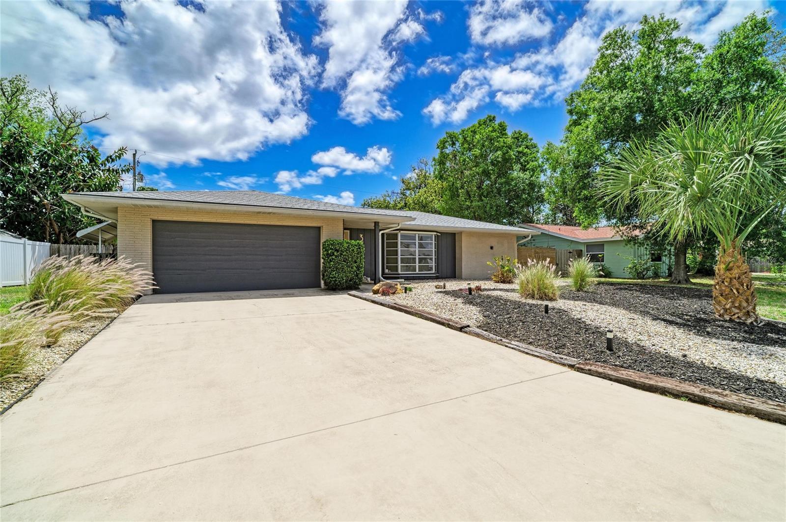 Image 3 of 51 For 3720 Allenwood Street