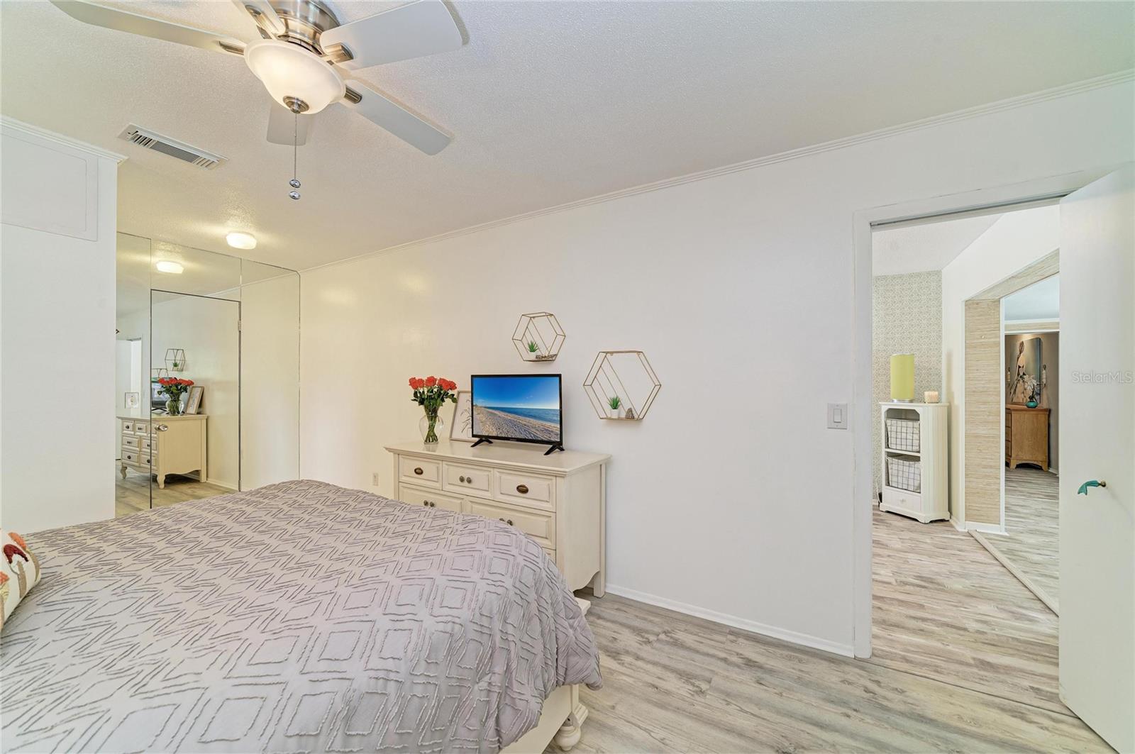 Image 31 of 51 For 3720 Allenwood Street