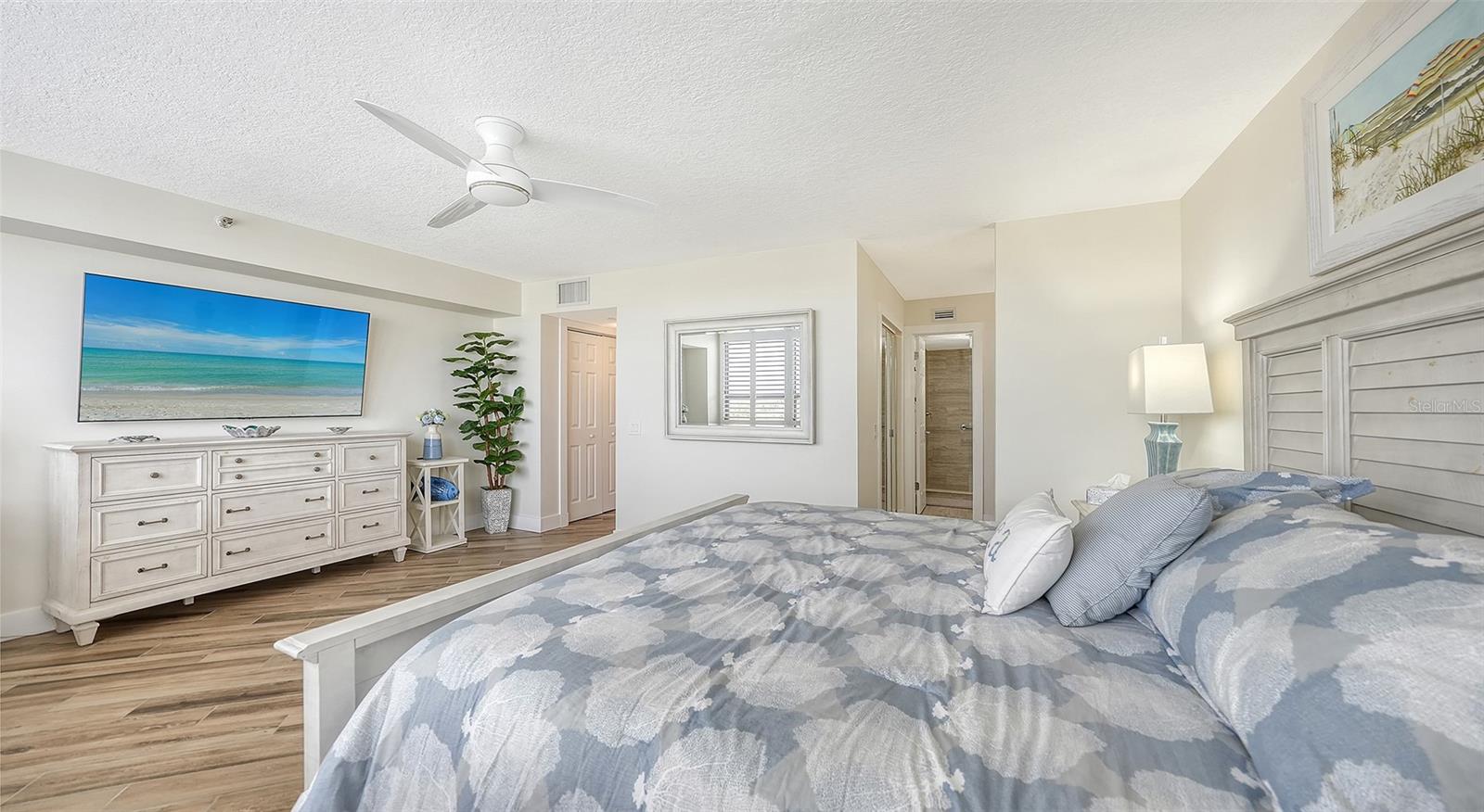 Image 16 of 76 For 6294 Bahia Del Mar Circle 804