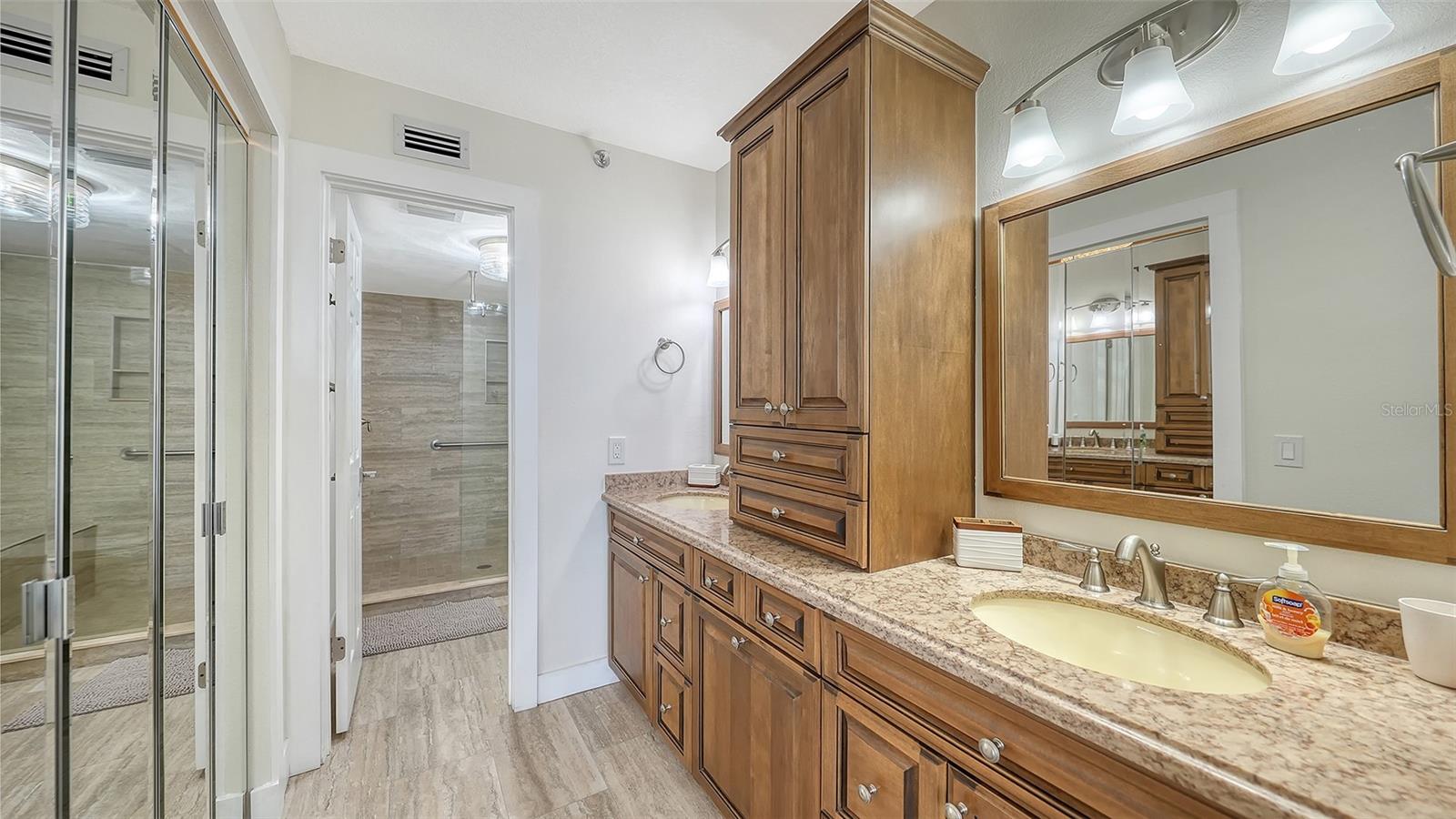 Image 17 of 76 For 6294 Bahia Del Mar Circle 804