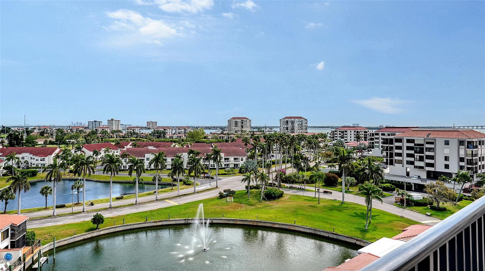 Image 32 of 76 For 6294 Bahia Del Mar Circle 804