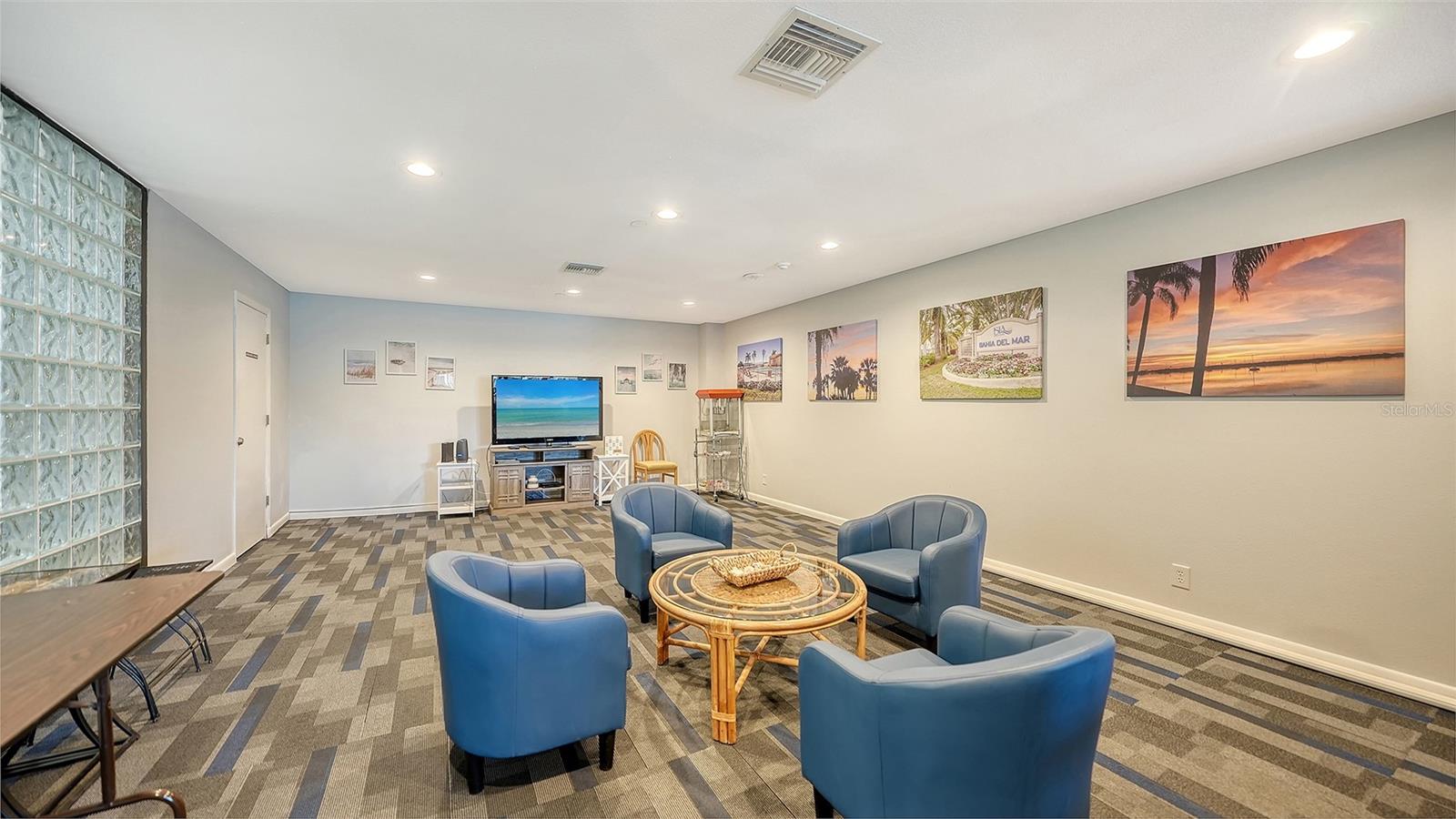 Image 43 of 76 For 6294 Bahia Del Mar Circle 804