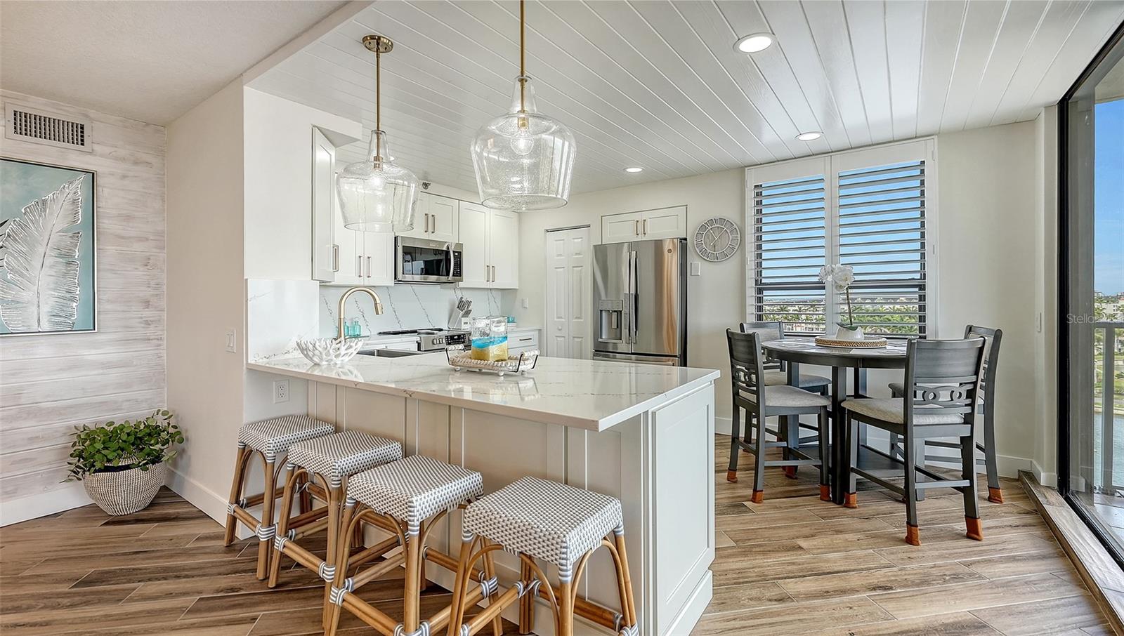 Image 7 of 76 For 6294 Bahia Del Mar Circle 804