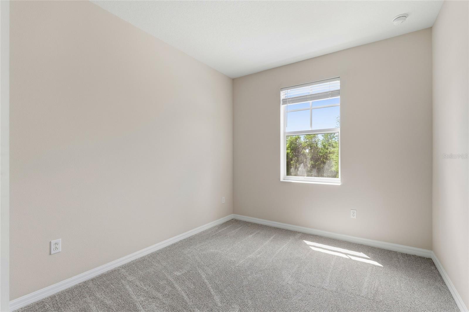 Image 23 of 35 For 1386 Grantham Drive