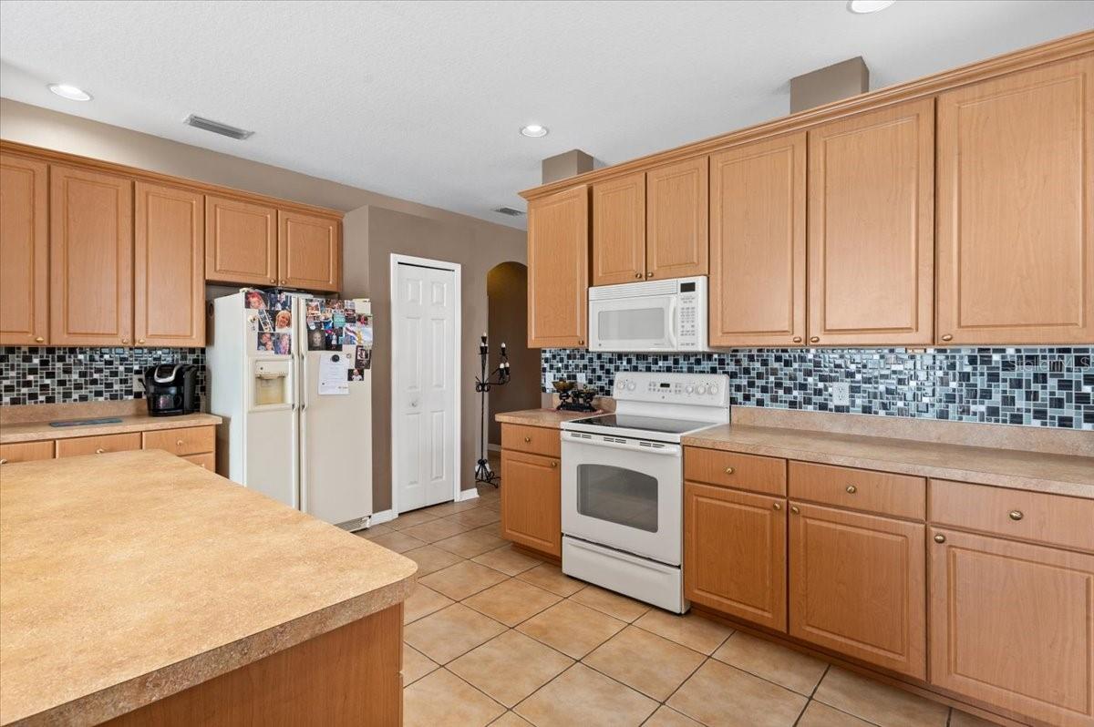 Image 14 of 32 For 5742 48th Street Circle E