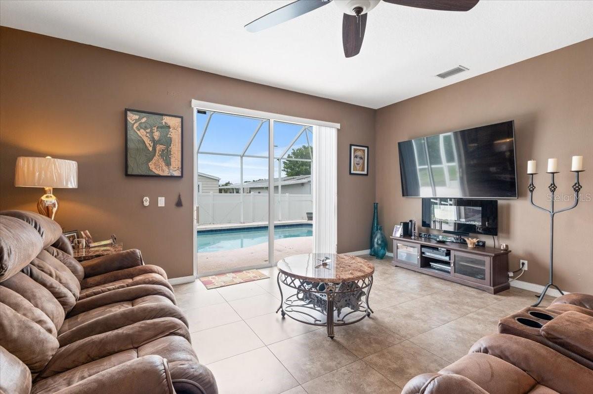 Image 18 of 32 For 5742 48th Street Circle E