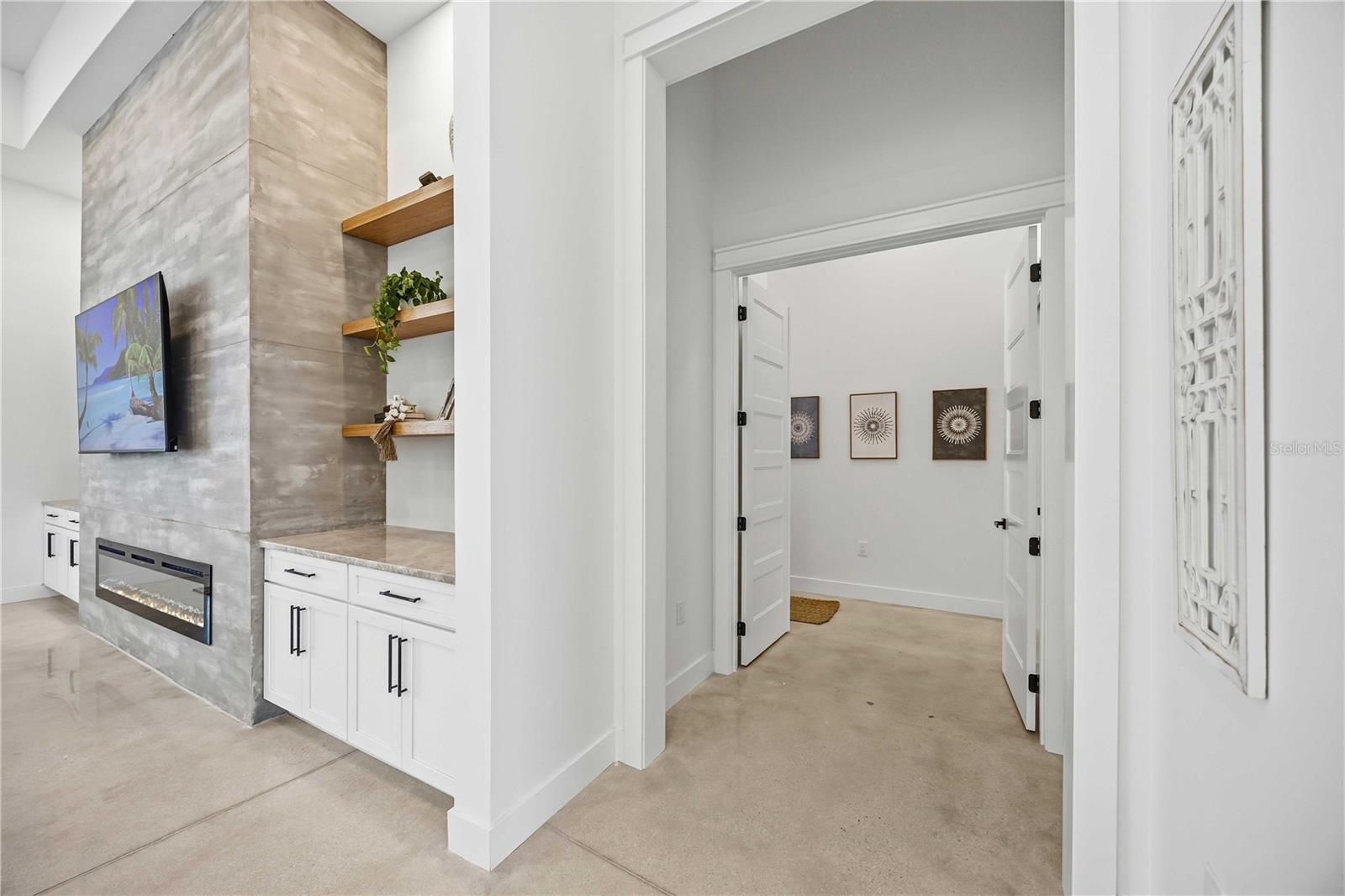 Image 12 of 86 For 143 Creek Drive Se