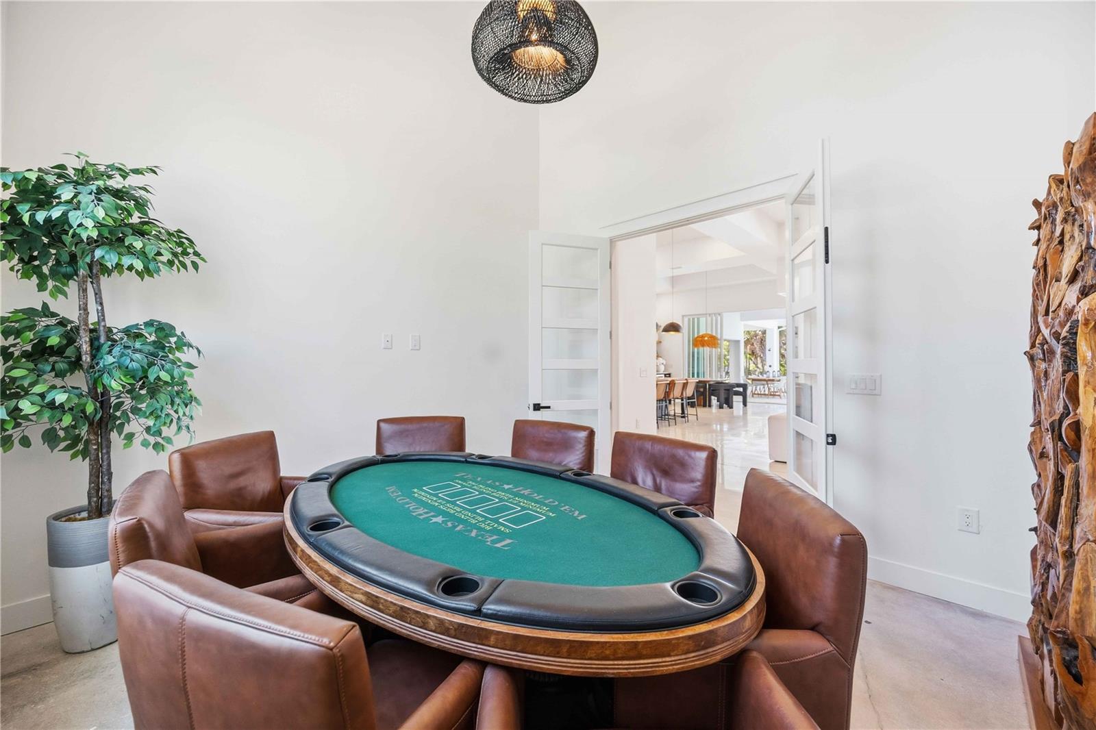 Image 24 of 86 For 143 Creek Drive Se