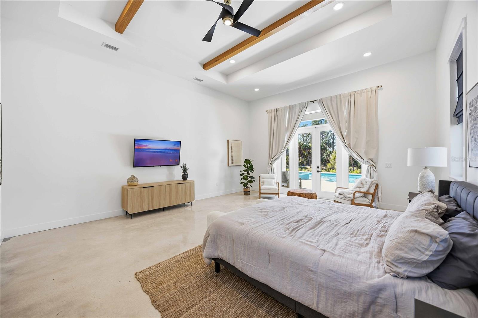 Image 28 of 86 For 143 Creek Drive Se