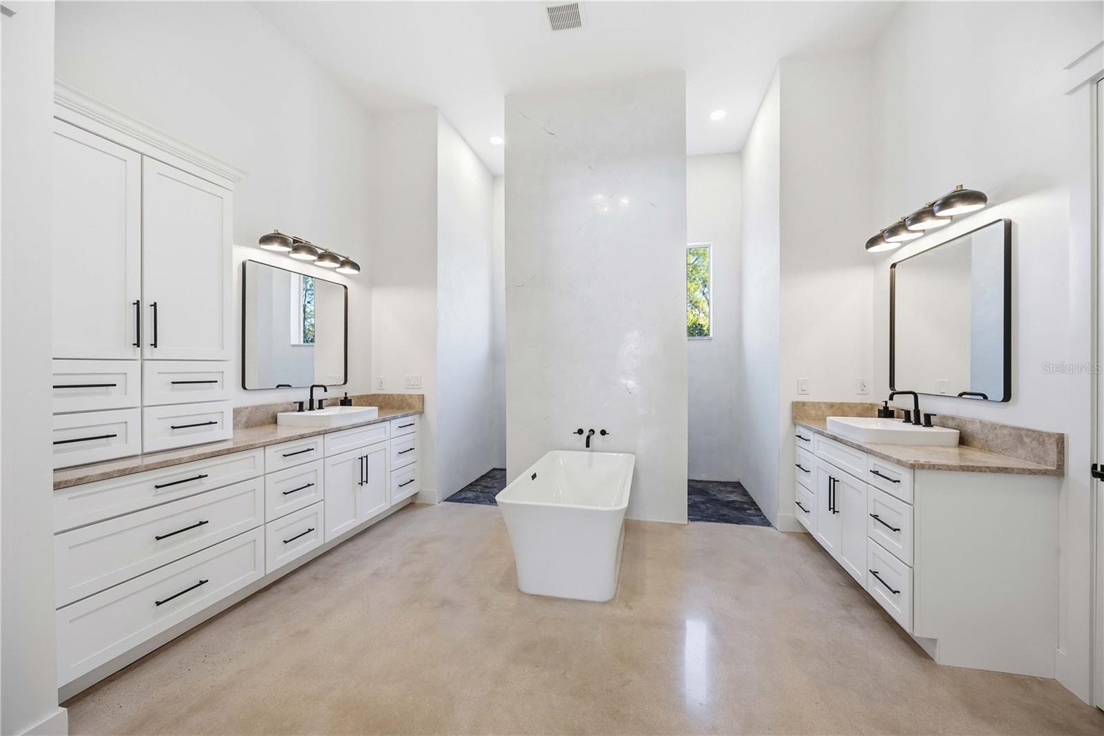 Image 34 of 86 For 143 Creek Drive Se