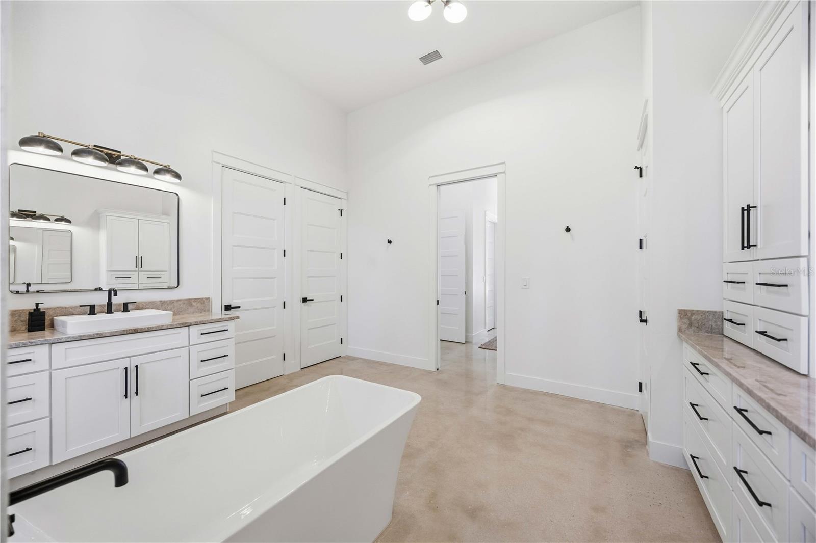 Image 39 of 86 For 143 Creek Drive Se