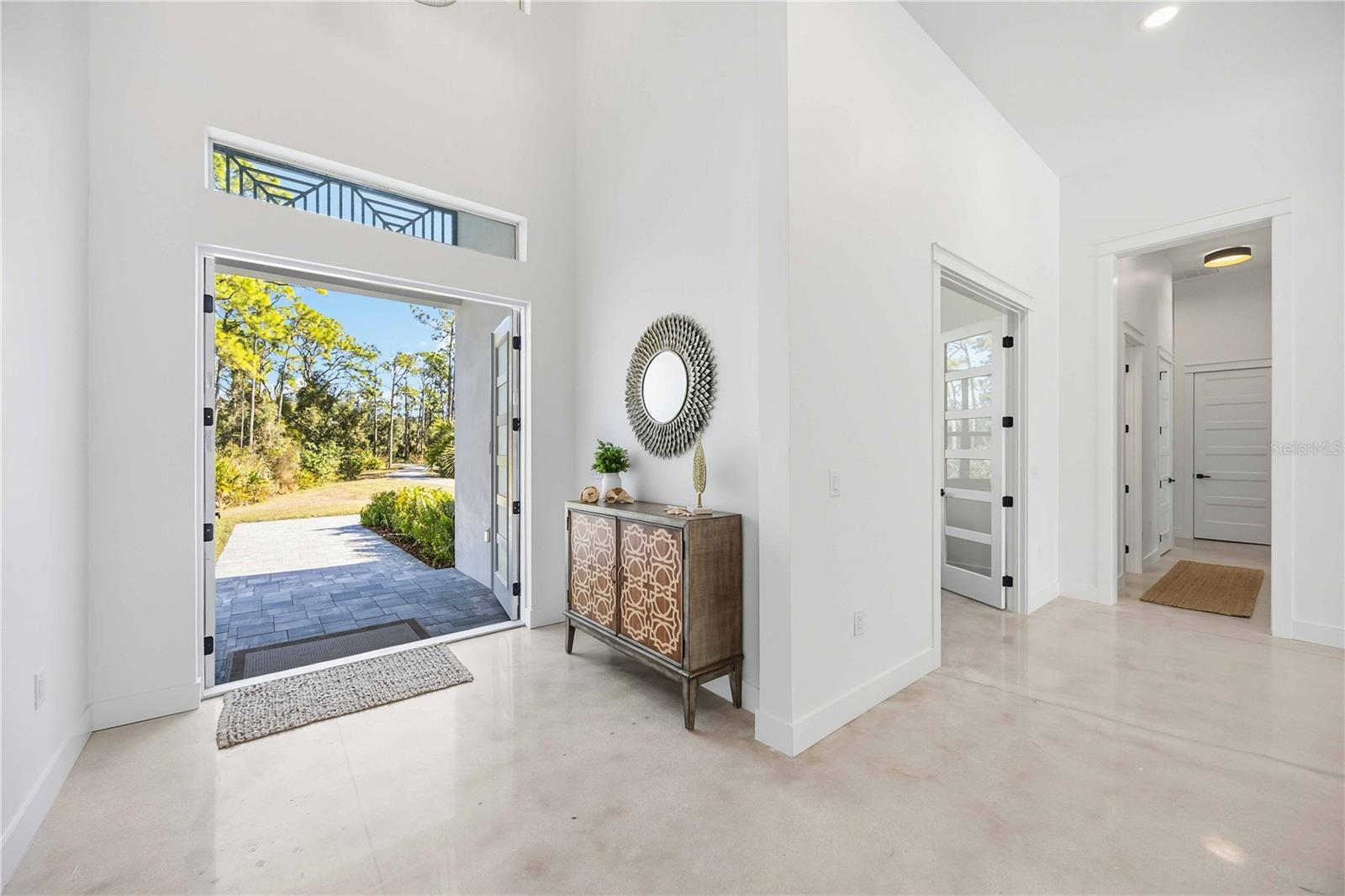 Image 5 of 86 For 143 Creek Drive Se